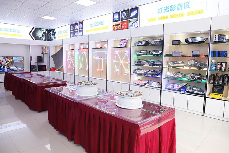 女生学汽车美容好吗？汽车美容主要学些什么？创业开店前景如何？