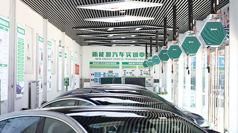 新能源汽车技术主要学什么？初高中生择校选专业的新蓝海！