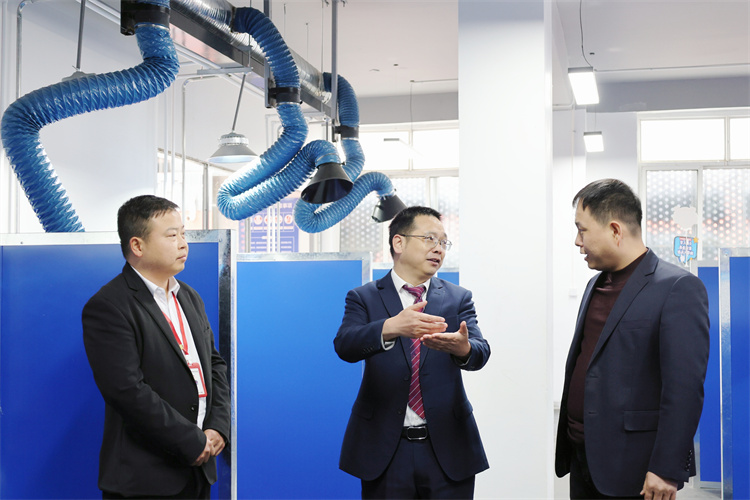 深化产教融合 赋能工匠培养 ——西安万通汽车学校焊接实训室揭牌仪式圆满举行，携手名企共筑技能人才高地