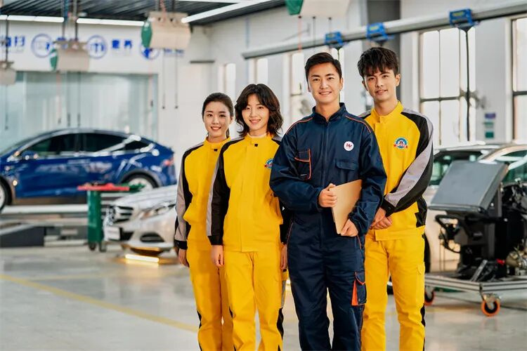 破解择校焦虑：初中生技术成才更稳妥