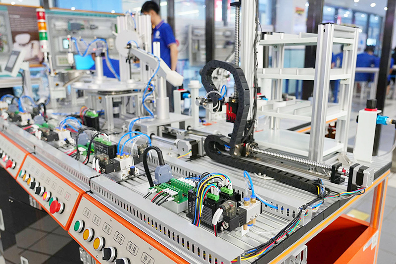 从课堂到职场：西安万通如何打造PLC智能制造紧缺人才