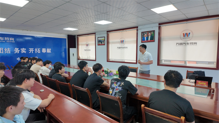 名企进校园 | 百援精养走进西安万通，专场宣讲招聘赋能学子就业路