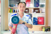 大学生“回炉”技校：看准商机  决定转行换业