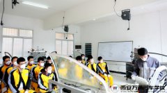 体验课生动有活力  新同学实践热情高