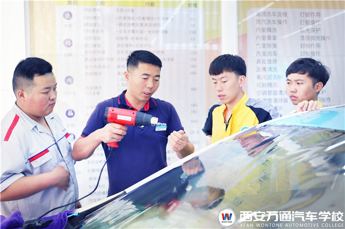 在西安万通学美容创业必行！