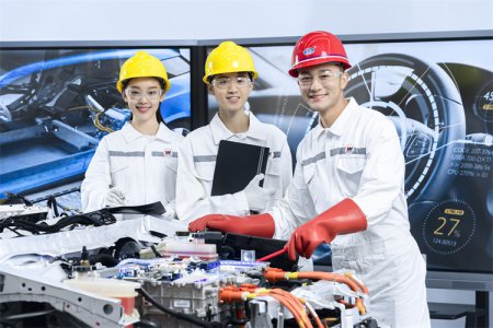8月汽车销量出炉，新能源汽车新车销量市场占有率达32.8%！