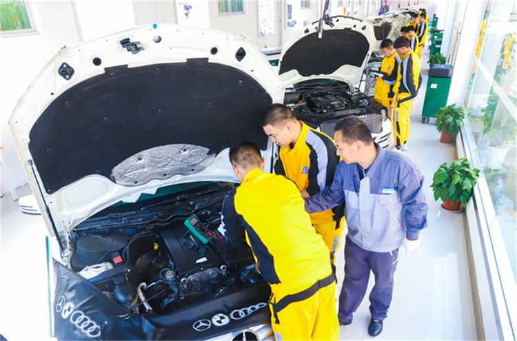 高就业、高技能，高“新”水，来西安万通用技能照亮前程！